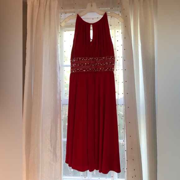 Red embellished dress - Picture 2 of 4